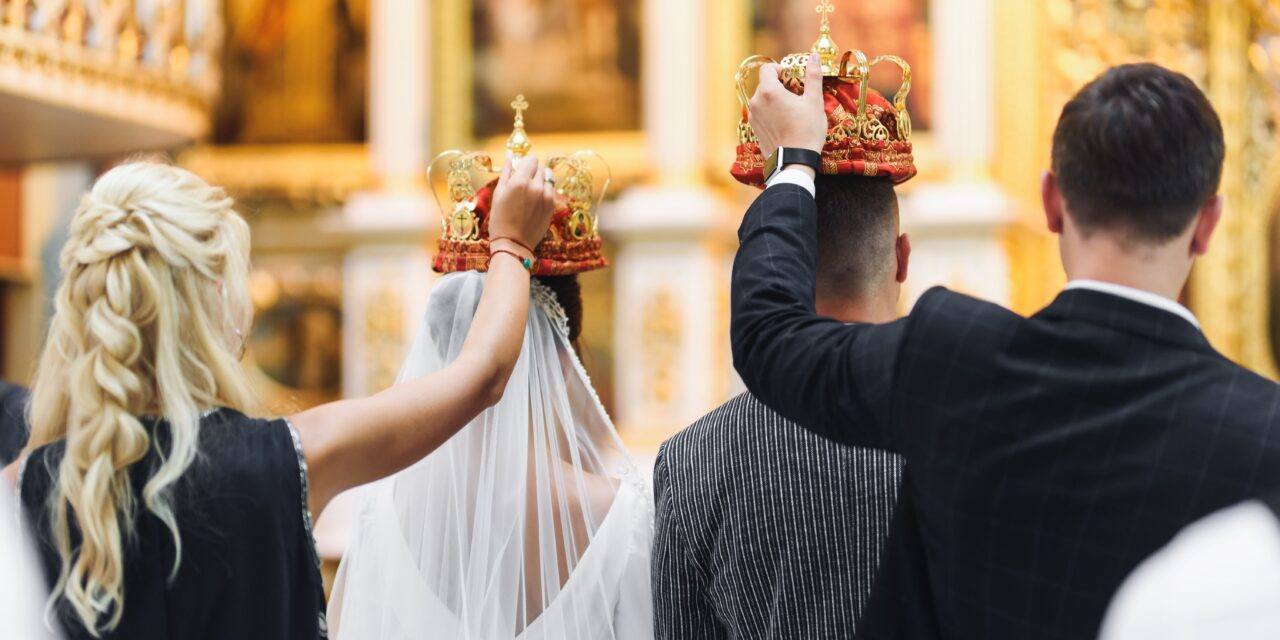Încununarea mirilor – tradiție și semnificație în nuntă