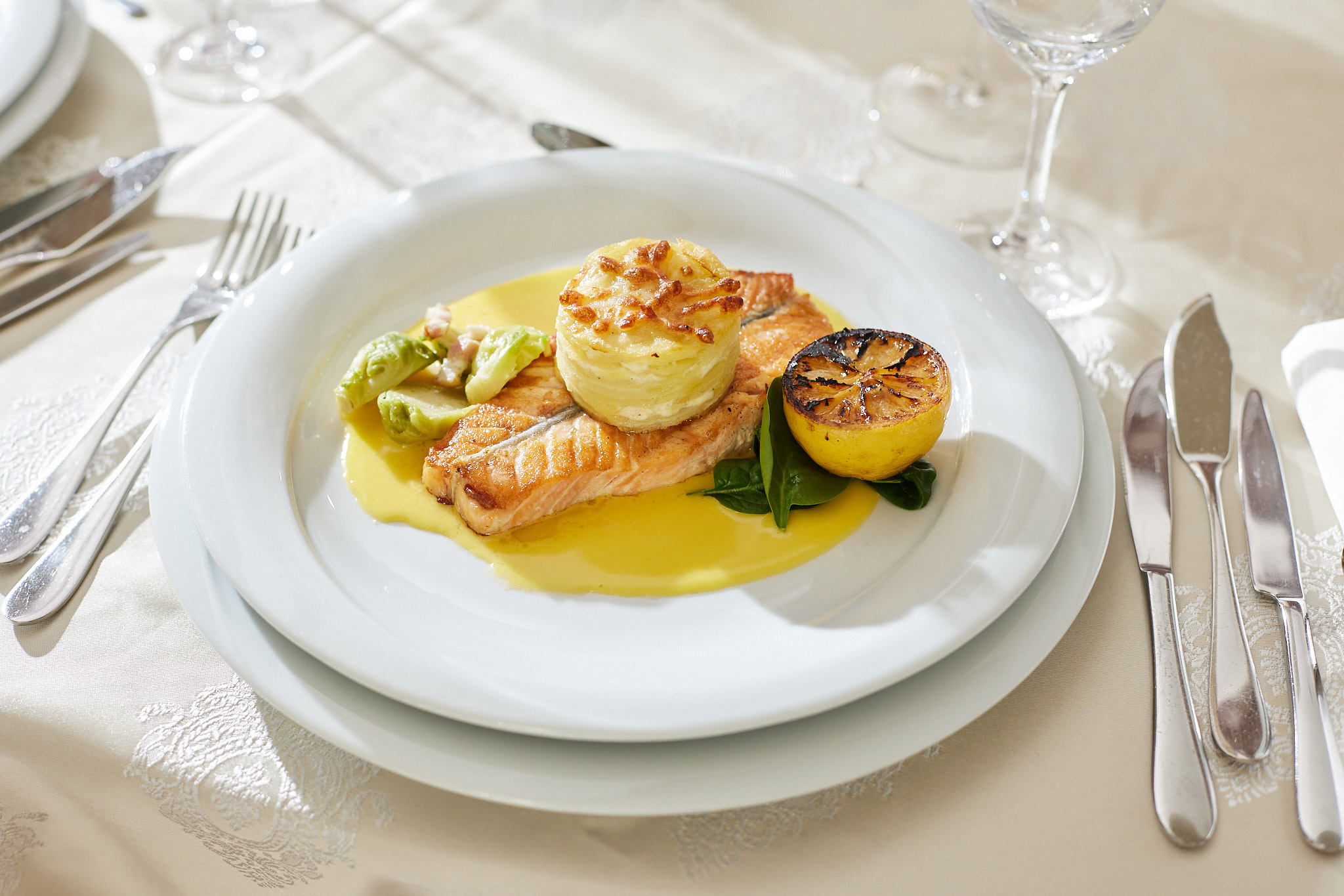 Meniu de majorat în București cu plating premium și preparate rafinate